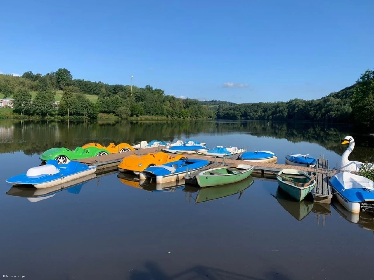 Tret- und Ruderbootverleih.jpg Tret- und Ruderbootverleih.jpg