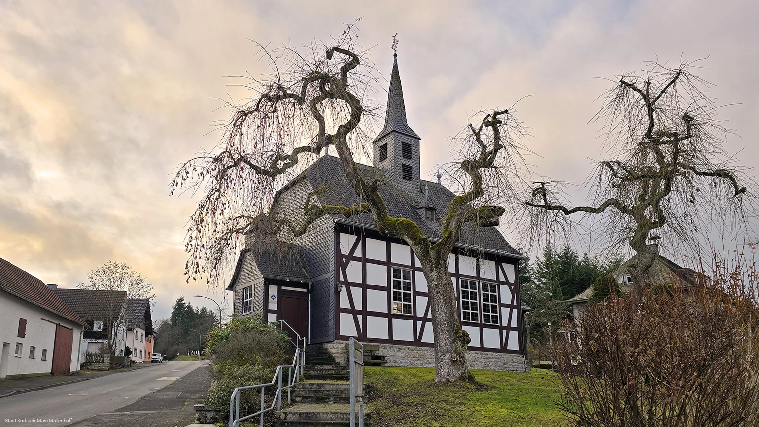Kirche-ev-Niederschleidern-quer-web.jpg Kirche-ev-Niederschleidern-quer-web.jpg