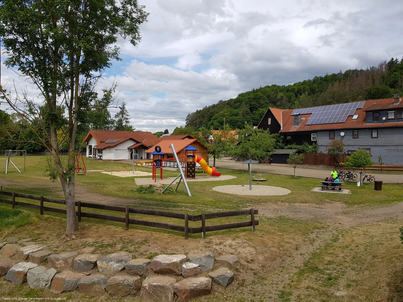 Erlebnisrastplatz Tor zum Orketal bei Ederbringhausen mit Spielplatz Erlebnisrastplatz Tor zum Orketal bei Ederbringhausen mit Spielplatz