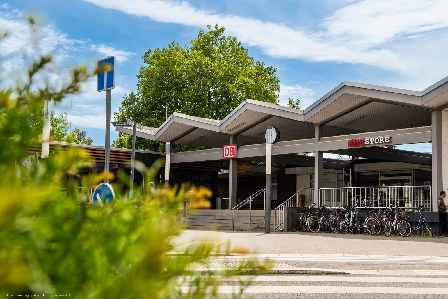 Bahnhof_Lippstadt_(c) KWL Kultur und Werbung Lippstadt GmbH Pro-t-in GmbH (2).jpg Bahnhof_Lippstadt_(c) KWL Kultur und Werbung Lippstadt GmbH Pro-t-in GmbH (2).jpg